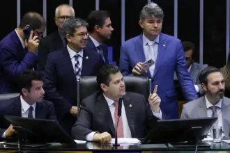 Alcolumbre mantém sessão da CPMI do INSS que quebrou sigilo de Lulinha