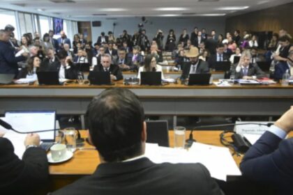 CPMI do INSS marca apresentação de relatório e avalia indiciamento de mais de 200 pessoas