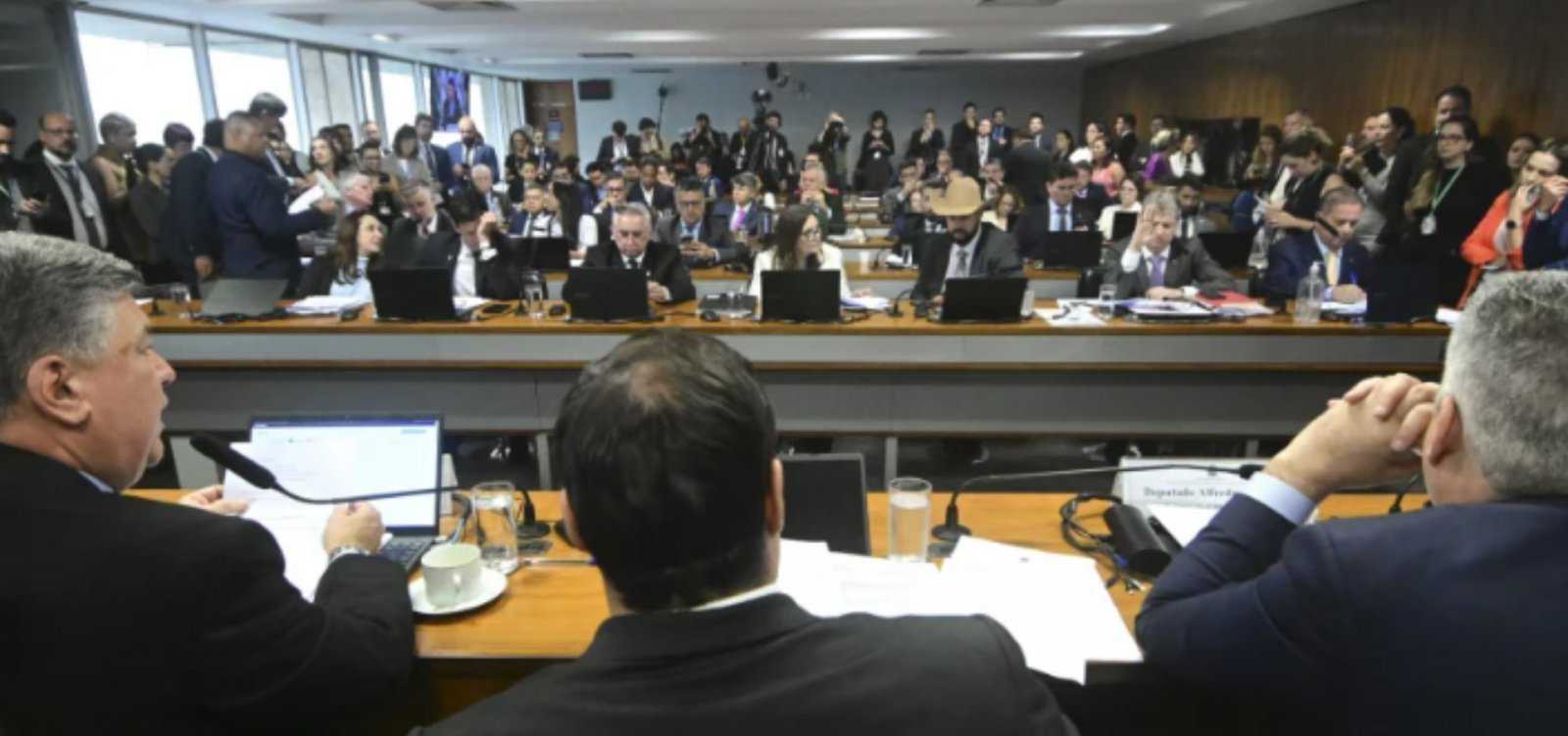 CPMI do INSS marca apresentação de relatório e avalia indiciamento de mais de 200 pessoas