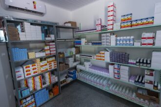 Câmara aprova projeto que autoriza farmácias em supermercados