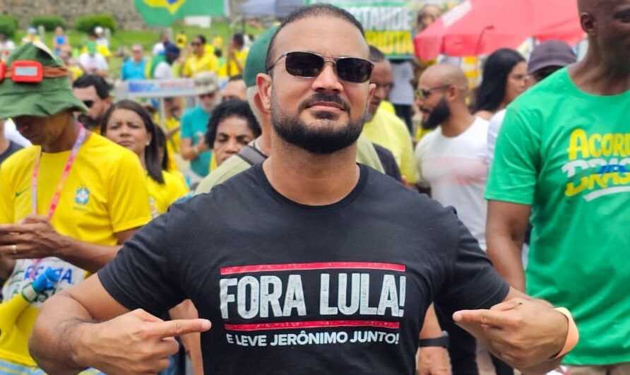 Capitão Alden intensifica discurso contra Lula e STF em ato no Farol da Barra