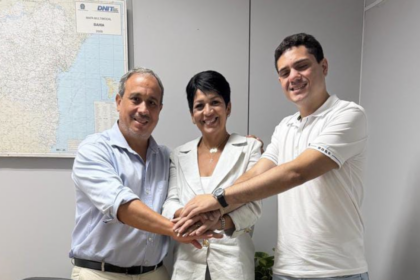 Carlos Muniz Filho recebe apoio de liderança feminina do município de Laje