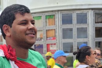 A rua é nossa última trincheira patriota contra a tirania ’, diz Diego Castro em ato na Barra