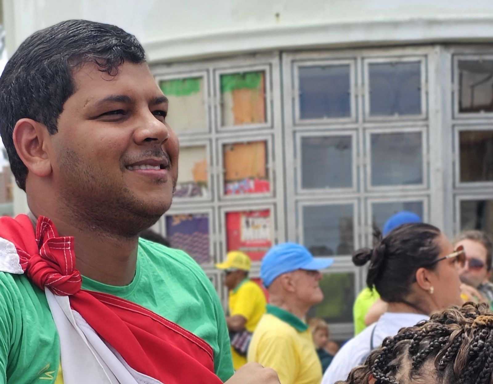 A rua é nossa última trincheira patriota contra a tirania ’, diz Diego Castro em ato na Barra