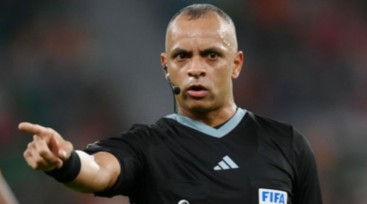 FBF define árbitro Fifa para final do Baianão entre Bahia e Vitória; confira