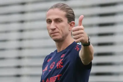 Filipe Luís deixa o comando técnico do Flamengo após goleada no Carioca