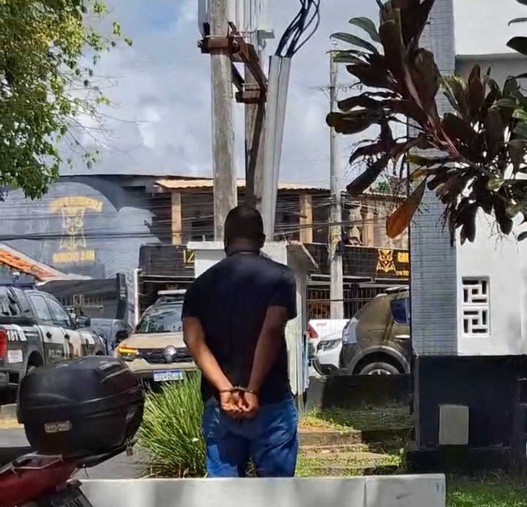 Homem preso por disparos após briga de trânsito em Camaçari