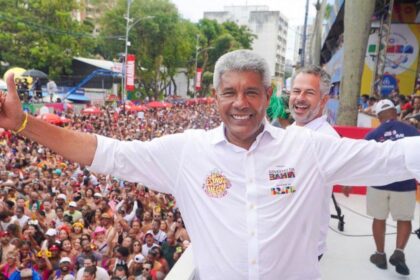 Jerônimo Rodrigues celebra aniversário de Salvador em artigo