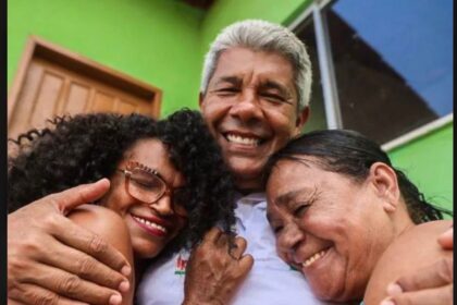 Jerônimo Rodrigues destaca papel das mulheres em artigo