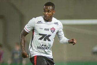 Meia do Vitória recebe diagnóstico e não deve mais jogar em 2026