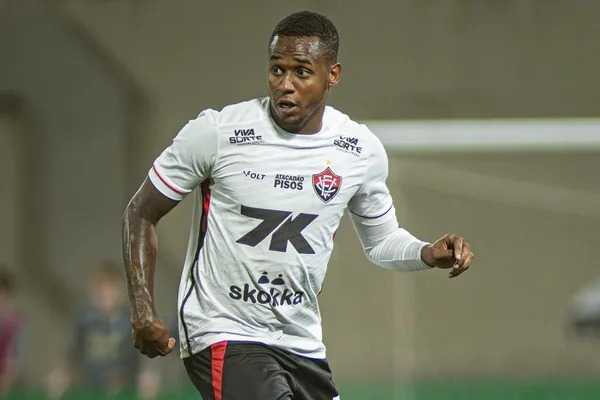 Meia do Vitória recebe diagnóstico e não deve mais jogar em 2026