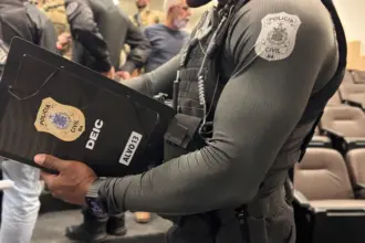 Polícia prende PM da reserva e desarticula furto de veículos na Bahia