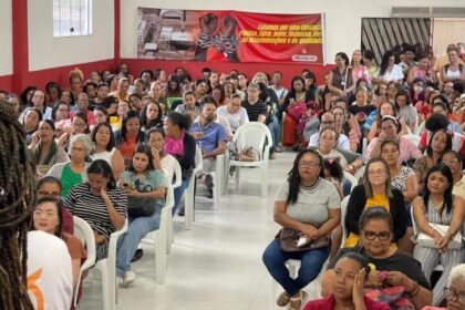 Professores de Camaçari iniciam paralisação nesta terça-feira