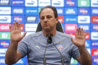 Rogério Ceni comenta vaias e pede apoio da torcida