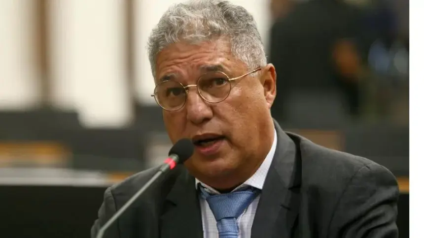 Rosemberg critica ACM Neto e associa violência a políticas de armas no país