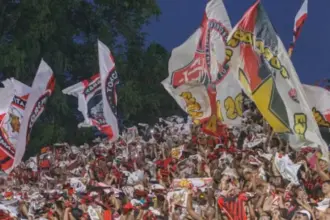 STJD aceita recurso e diminui pena do Vitória por cantos homofóbicos