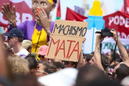 Senado aprova projeto que criminaliza misoginia e inclui prática na Lei do Racismo