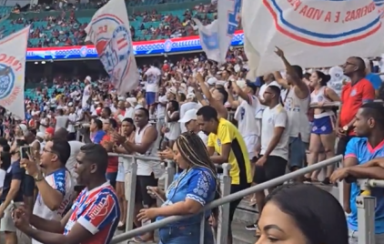 VÍDEO: Torcida do Bahia protesta antes de semifinal e chama jogadores de “pipoqueiros”