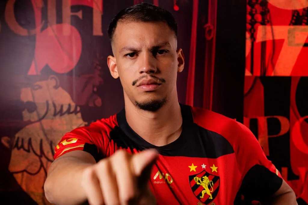 De saída! Vitória empresta defensor para rival nordestino na Série B