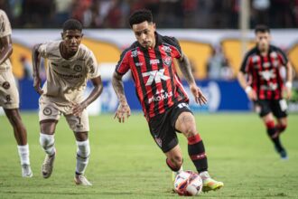 Nos pênaltis, Vitória elimina Jacuipense e avança para final do Baianão