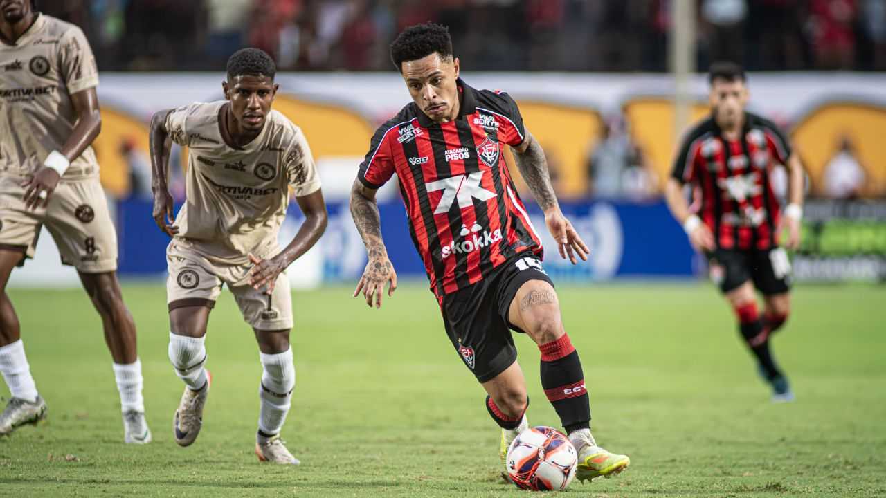 Nos pênaltis, Vitória elimina Jacuipense e avança para final do Baianão