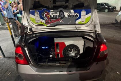 Polícia apreende carros com som alto após denúncias em Salvador