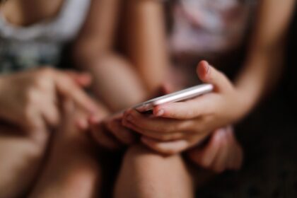 Macaé Evaristo destaca compromisso da sociedade na proteção de jovens