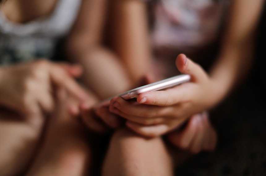 Macaé Evaristo destaca compromisso da sociedade na proteção de jovens