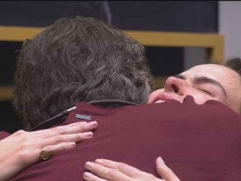 Tadeu Schmidt Surpreende Finalistas do BBB 26 com Declaração Emocionante