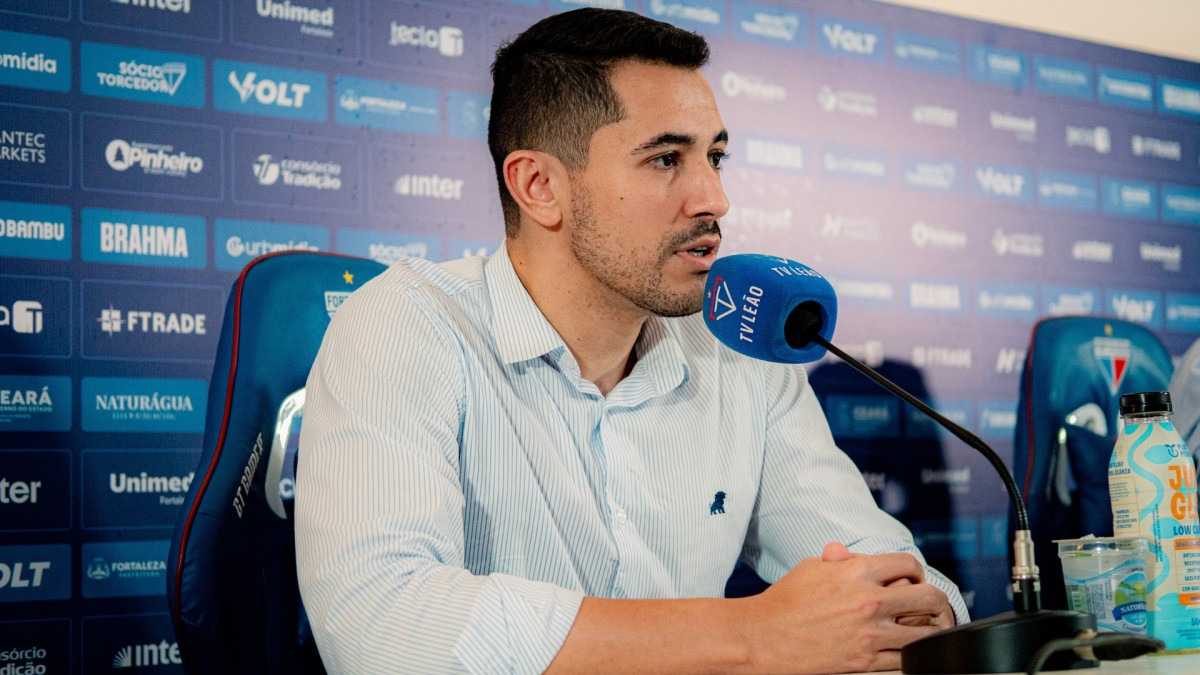 Após protestos da torcida, CEO do Fortaleza faz forte declaração e afirma: "acabou o dinheiro"