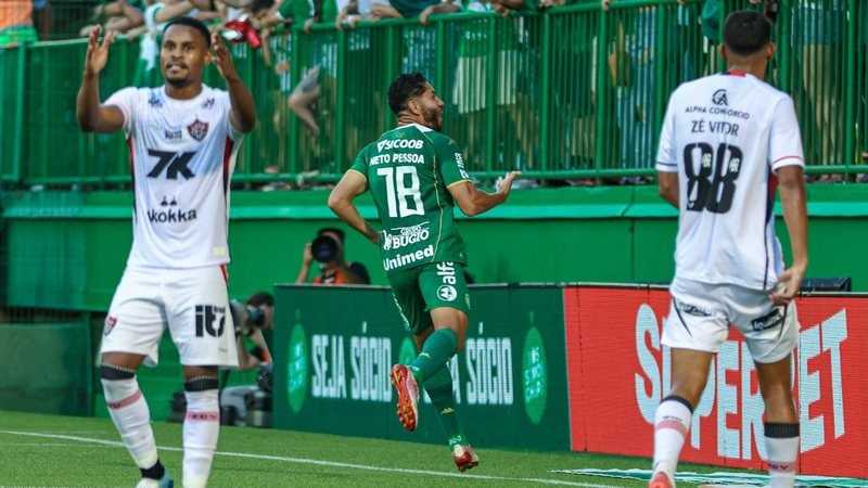 Após quase cinco meses, atacante da Chapecoense volta a marcar contra o Vitória