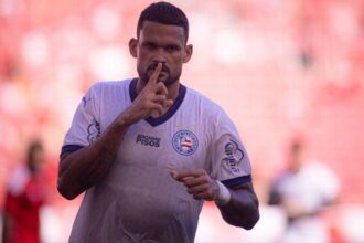 Esposa de Willian José compartilha crítica a Rogério Ceni e gera tumulto nas redes sociais