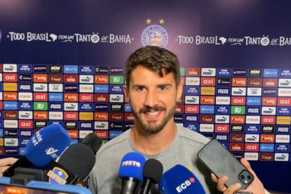 Após pênalti anulado, Everaldo detona arbitragem em Bahia x Athletico/PR: "é brigar com a imagem"