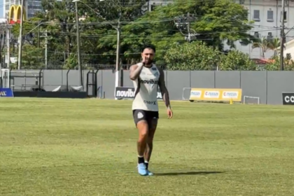 Gabigol ironiza jornalistas em treino aberto do Santos: "saudade nenhuma de vocês"