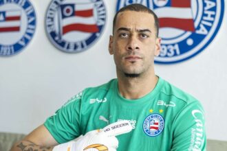 Novo goleiro do Bahia lidera estatísticas de defesas do Brasileirão; veja números