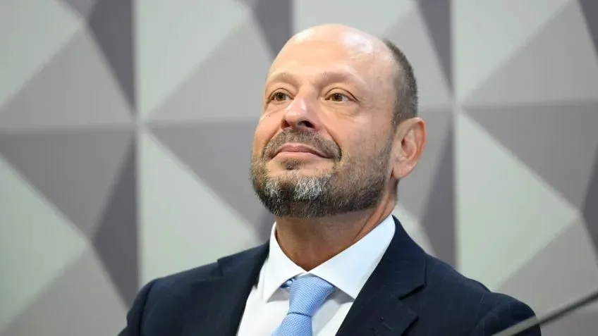 Lula demite presidente do INSS após pressão por redução de filas