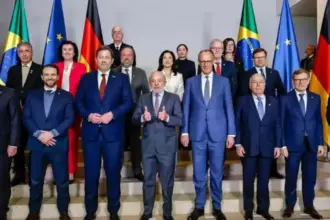 Postagem com Lula ao som de Anitta viraliza em perfil de ministério alemão