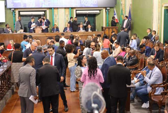 PSDB vira maior bancada na Câmara de Salvador após janela partidária
