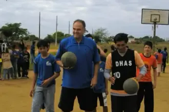 Projeto que Oscar Schmidt viabilizou vence torneio escolar nacional