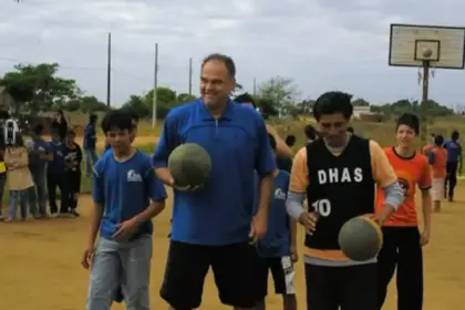 Projeto que Oscar Schmidt viabilizou vence torneio escolar nacional