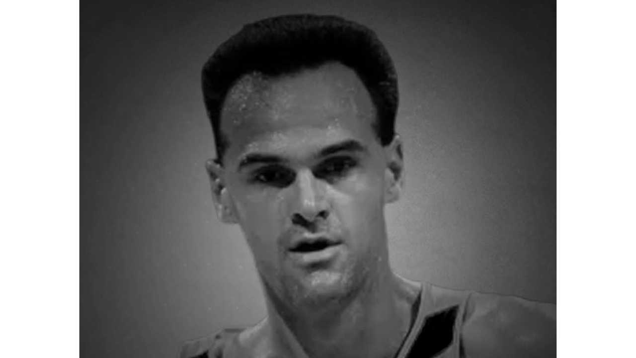 Real Madrid homenageia Oscar Schdmit: "lenda do basquete"