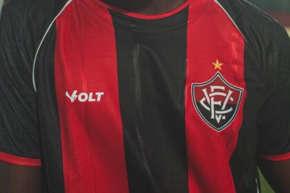 Batizado de "A Força do Leão", Vitória lança novo uniforme para a temporada