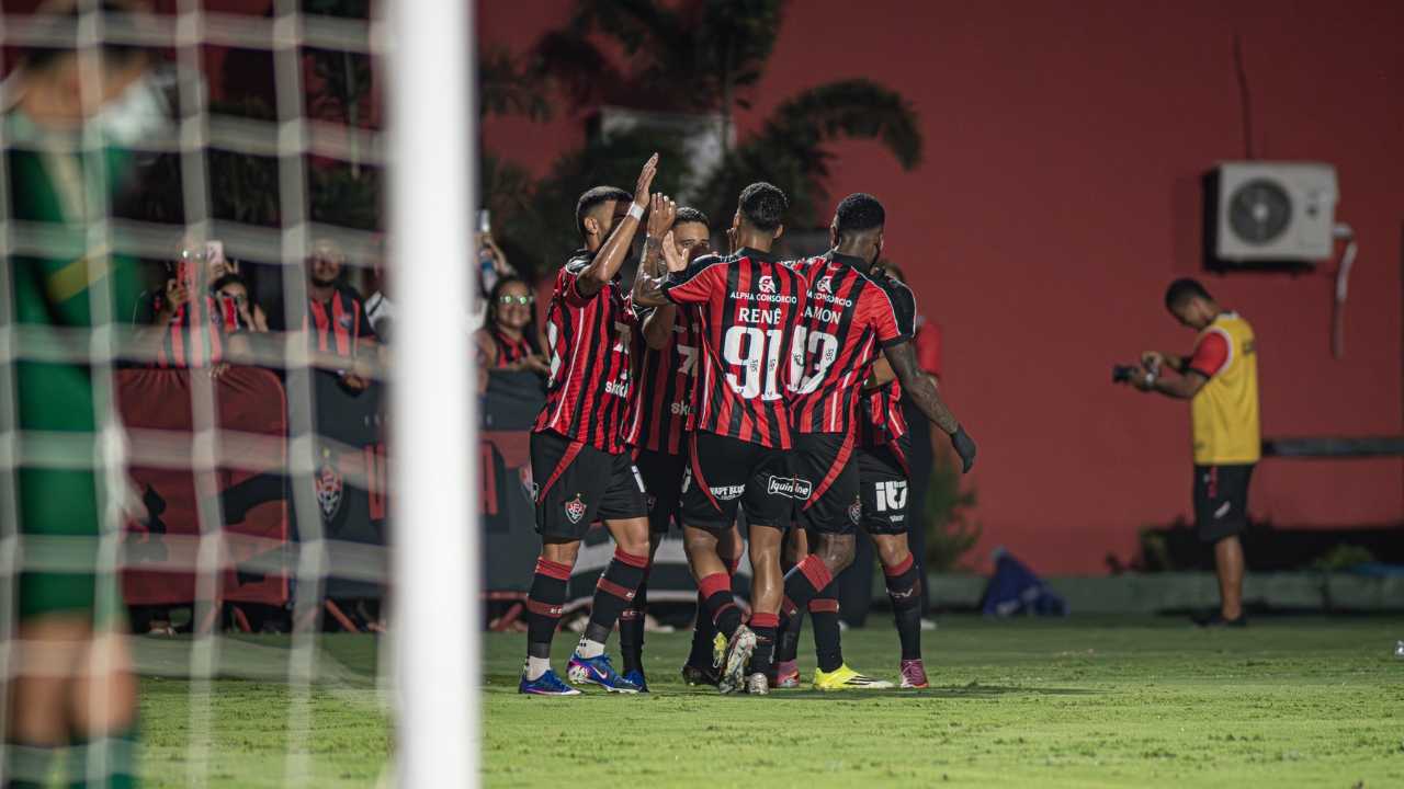 Em boa fase, Vitória encara Corinthians no Barradão pela 12ª rodada do Brasileirão; veja prováveis times
