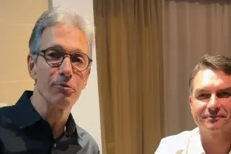 Zema e Flávio Bolsonaro gravam vídeo juntos e falam sobre posto de vice